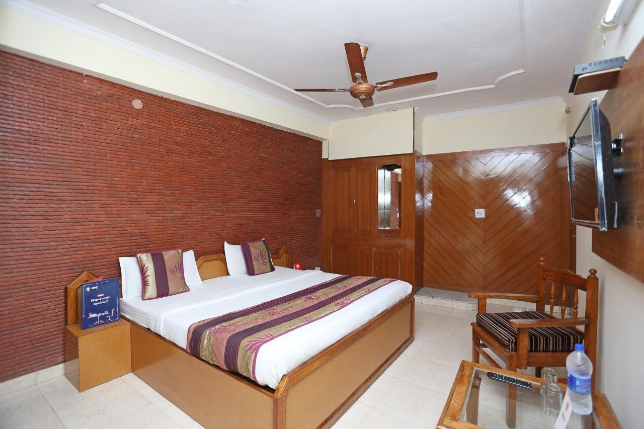 Oyo Flagship 9554 Hotel Grand Plaza Фаридабад Екстериор снимка
