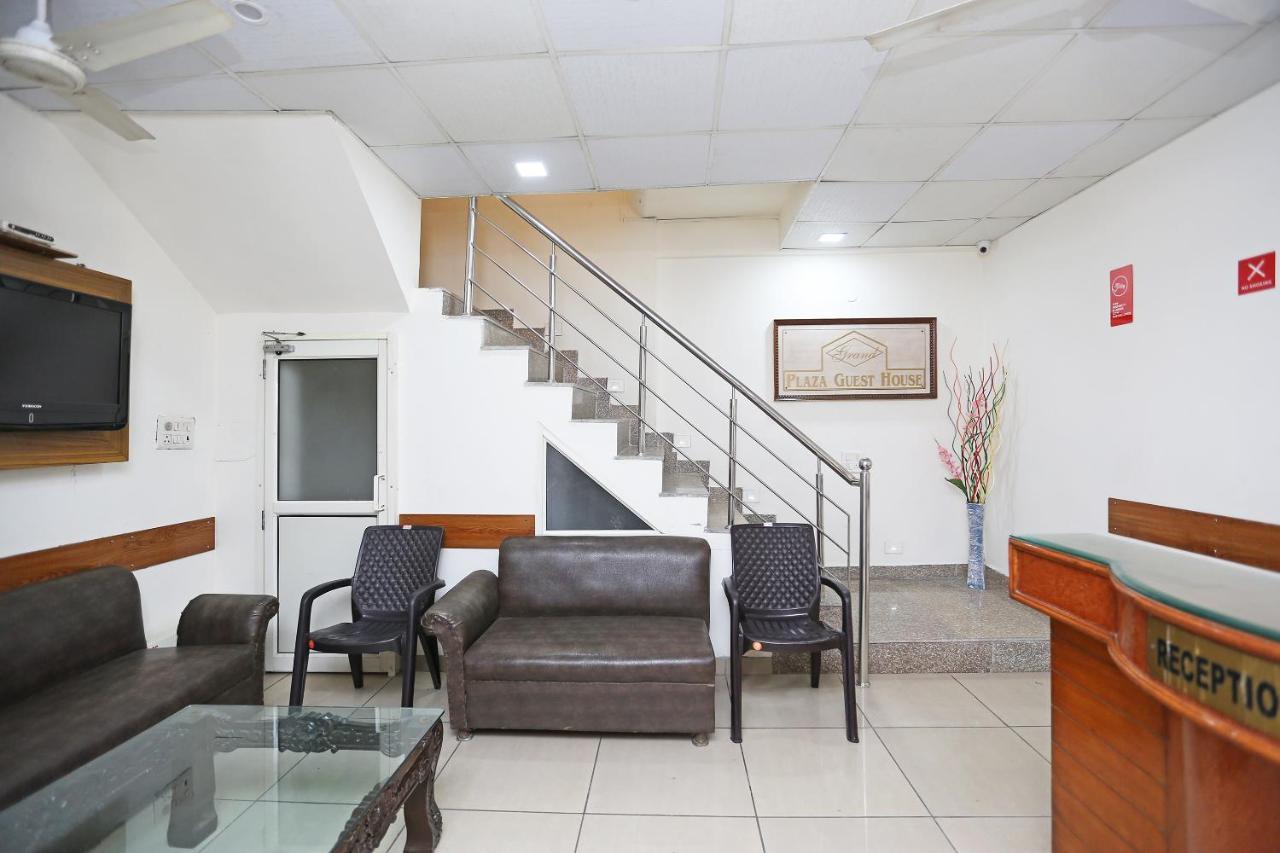 Oyo Flagship 9554 Hotel Grand Plaza Фаридабад Екстериор снимка