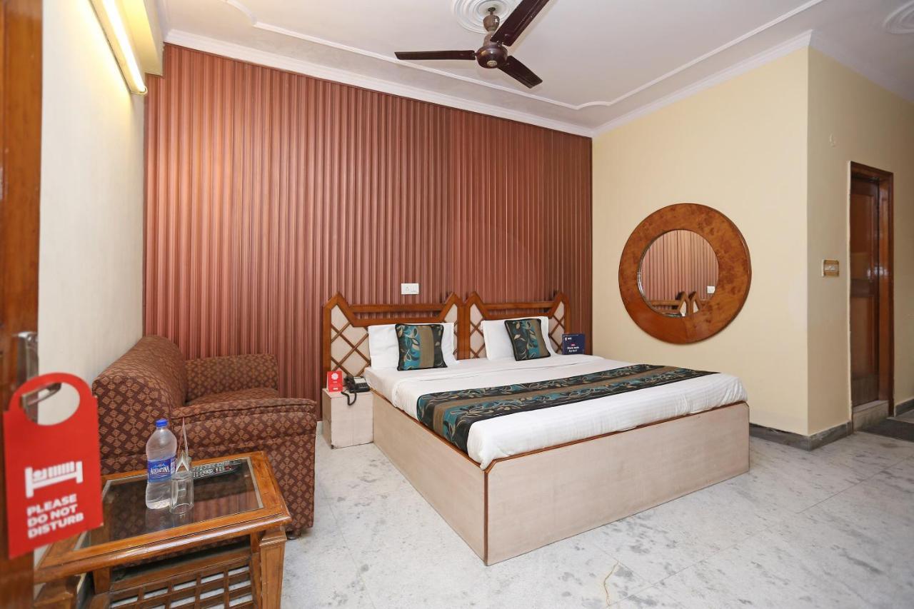 Oyo Flagship 9554 Hotel Grand Plaza Фаридабад Екстериор снимка